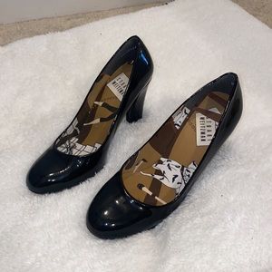 Stuart Weitzman Honor Roll heels, black, 7.5, 3.75” heel, EUC -fg